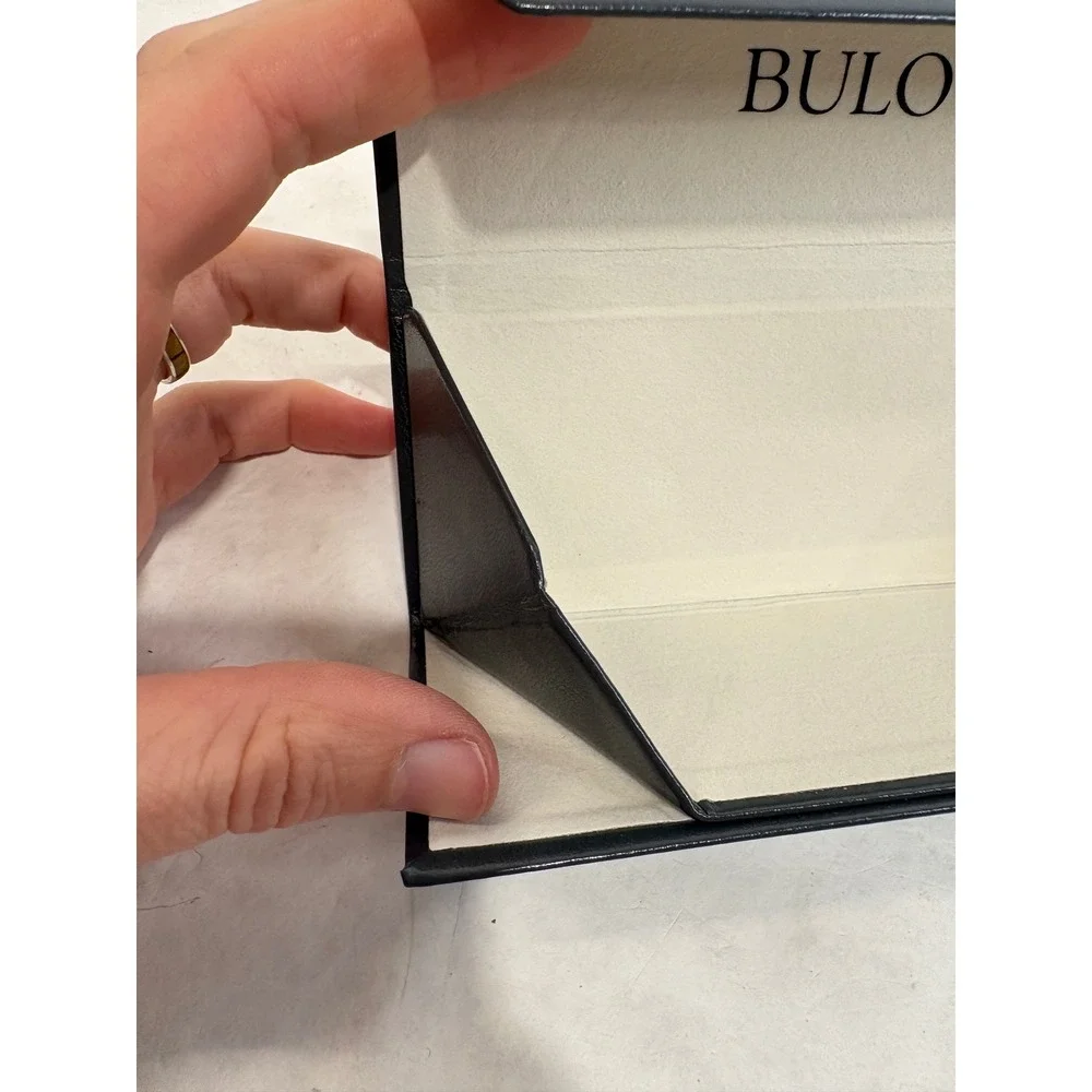 Bulova triangular folding